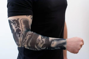 Tatuerings&auml;rm Surrender