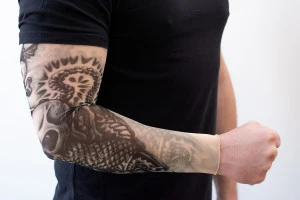 Tatuerings&auml;rm Monster Skull